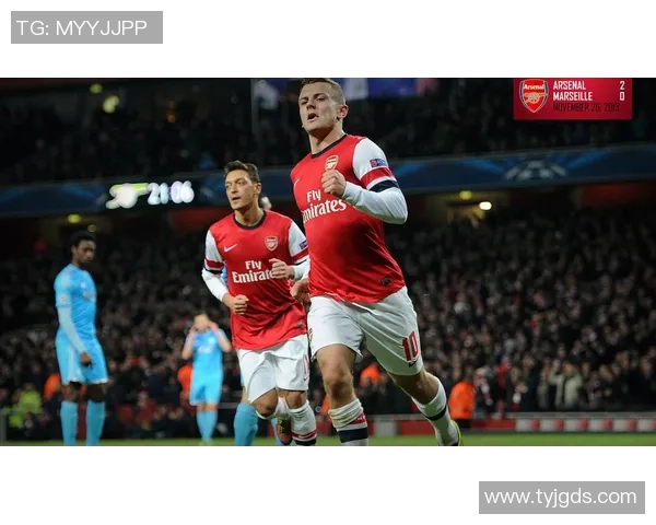 足球明星在海边的阳光下尽显风采与魅力的精彩瞬间