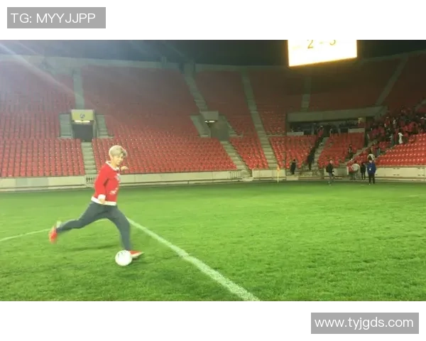 街头偶遇足球明星的奇妙瞬间与精彩故事分享